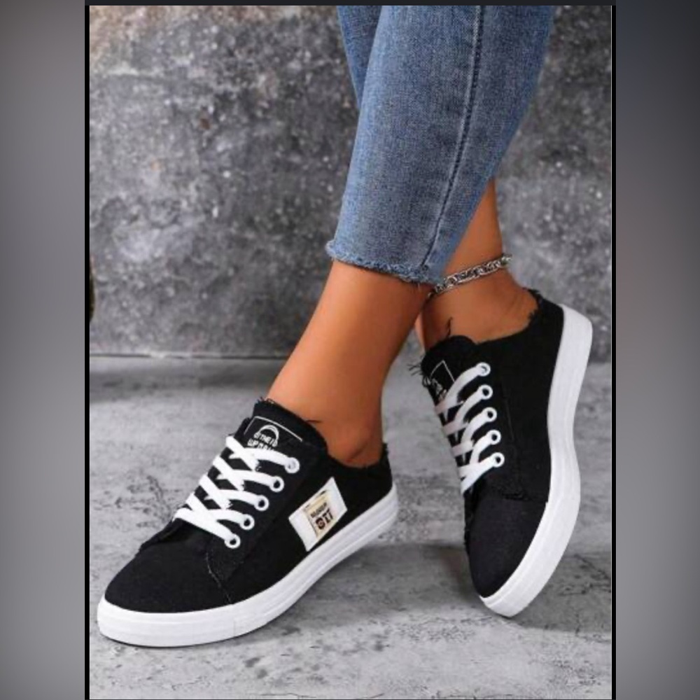 ‼️ SOLD ‼️ NWOT Sneaker Shoes